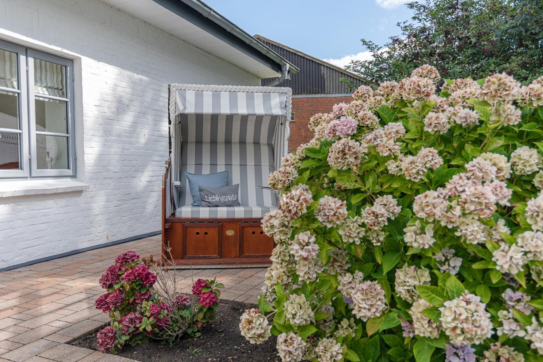 Huus Leeftalich Vila Alkersum Exterior foto